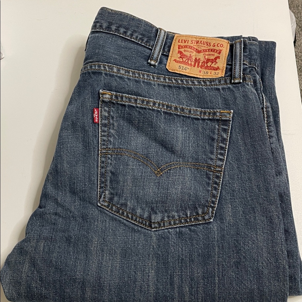 Levi's Men's Dark Blue Straight Jeans.